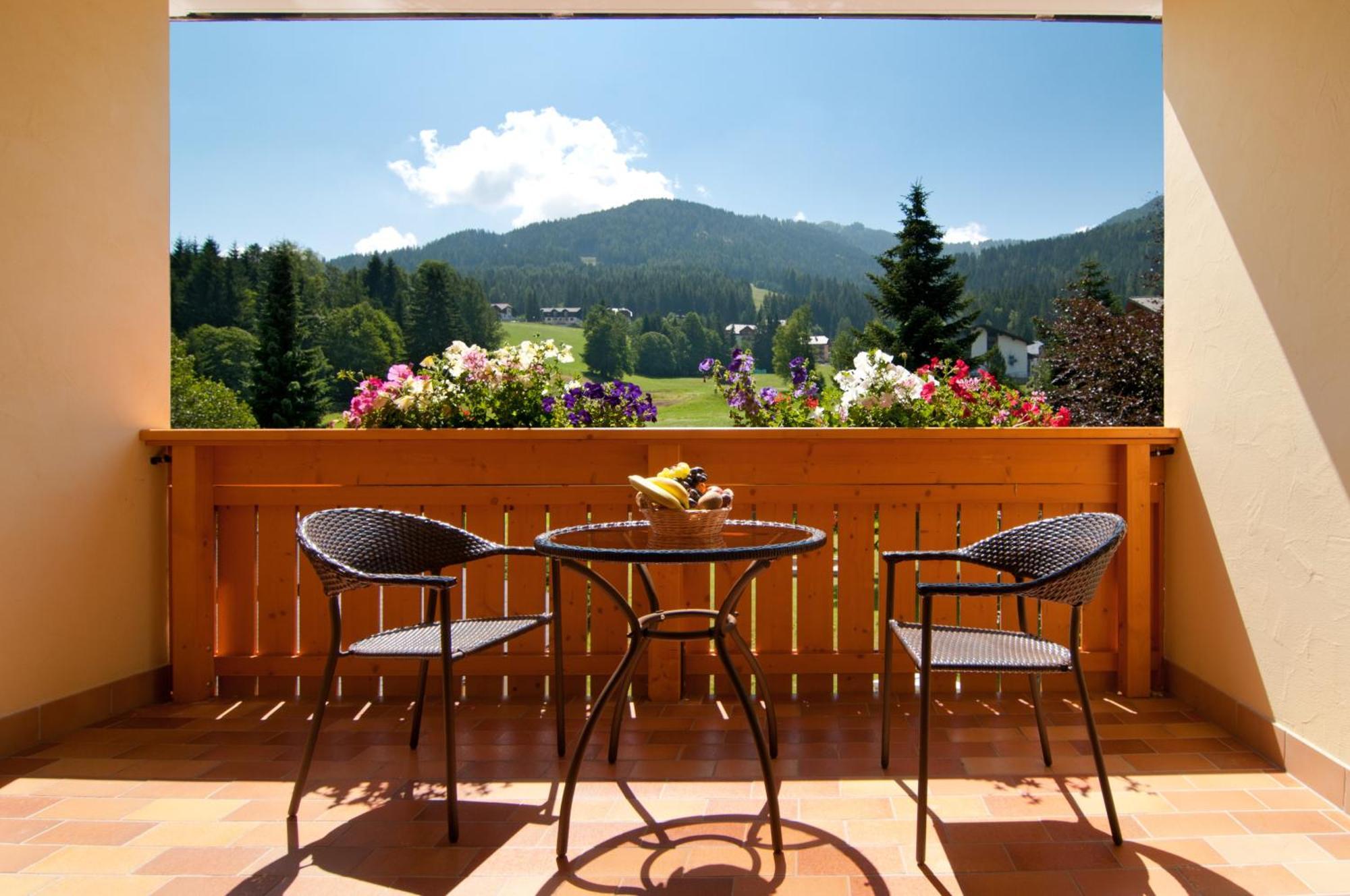 Family & Sporthotel Kaerntnerhof Бад Клайнкирххайм Екстериор снимка