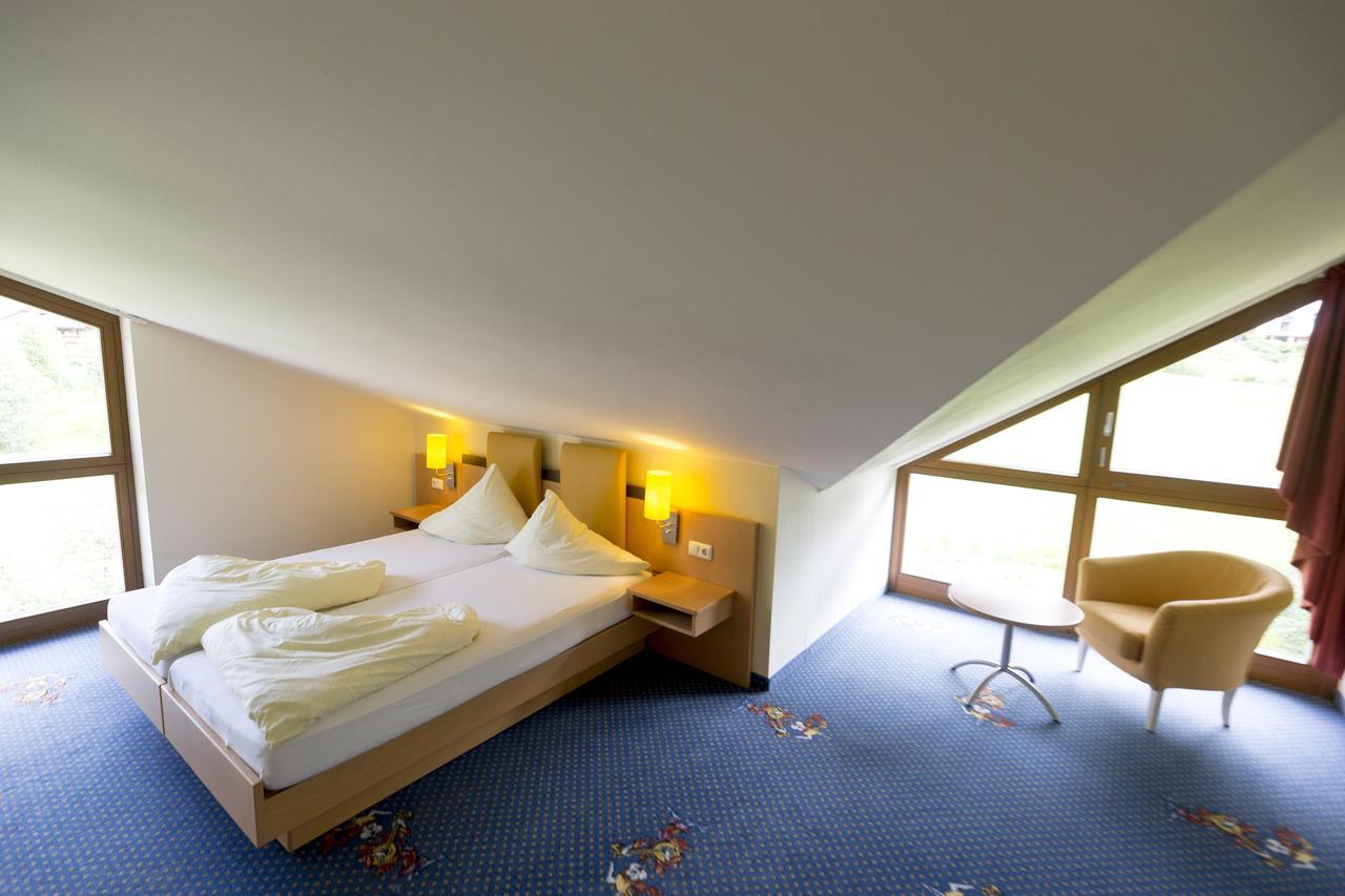 Family & Sporthotel Kaerntnerhof Бад Клайнкирххайм Екстериор снимка